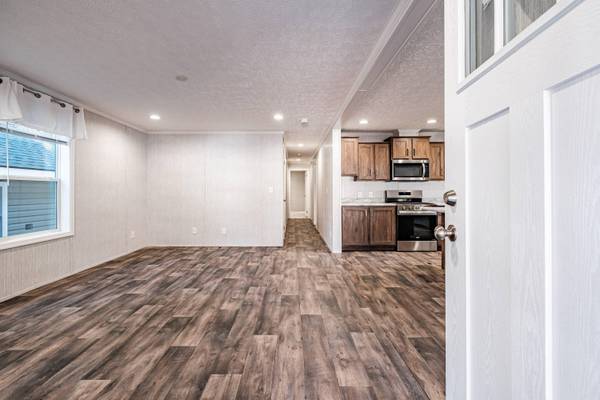 10 Dode DR, Saco, ME 04072