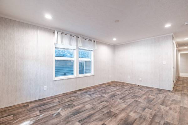 10 Dode DR, Saco, ME 04072