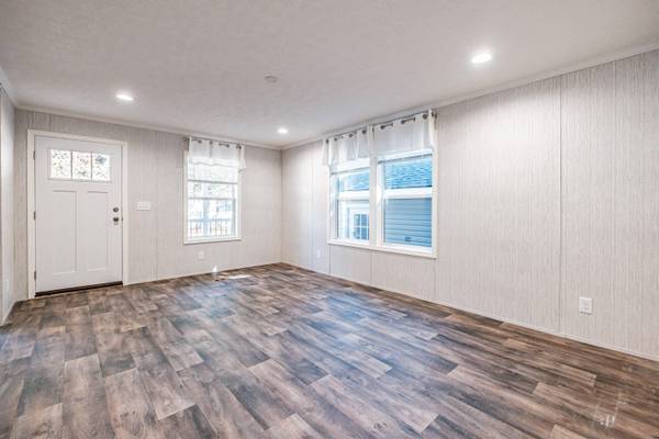 10 Dode DR, Saco, ME 04072