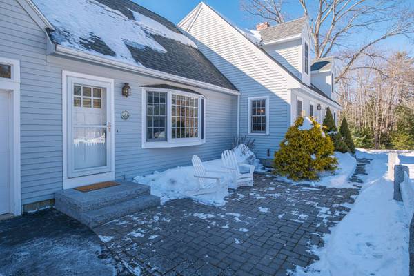 1 Pine Ledge DR, Scarborough, ME 04074