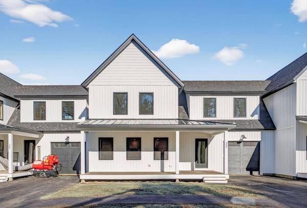 25 Fairway Commons DR #7, Gorham, ME 04038