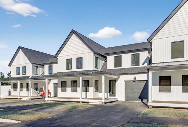 25 Fairway Commons DR #7, Gorham, ME 04038