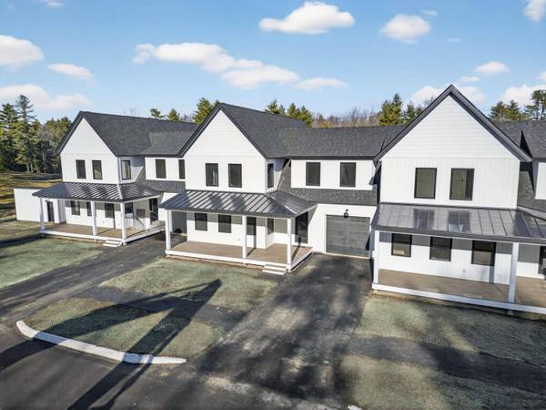 31 Fairway Commons DR #12, Gorham, ME 04038