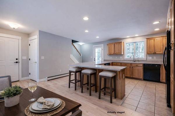 16 Laurel Ridge RD, Scarborough, ME 04074