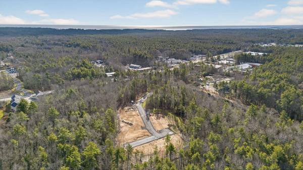 9 Creekside CT #5, Kennebunk, ME 04043