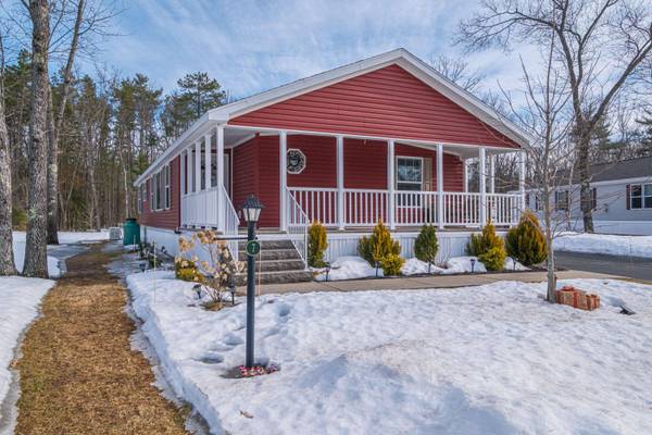 7 Conifer DR, Lyman, ME 04002