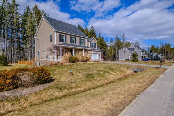 4 Ladd DR, Scarborough, ME 04074