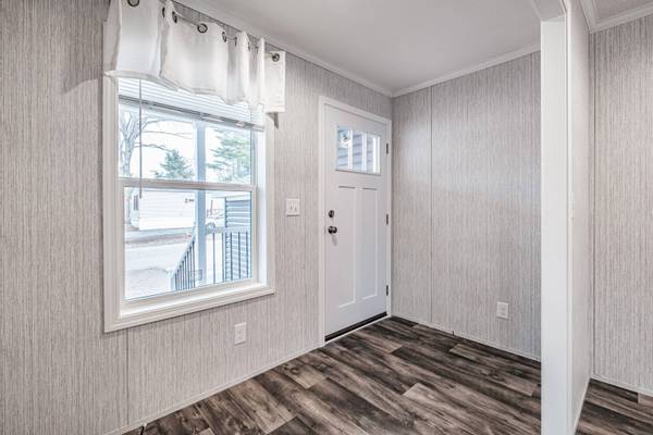 16 Pine Haven ST, Saco, ME 04072