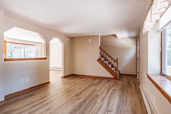 16 Caryn DR, Saco, ME 04072