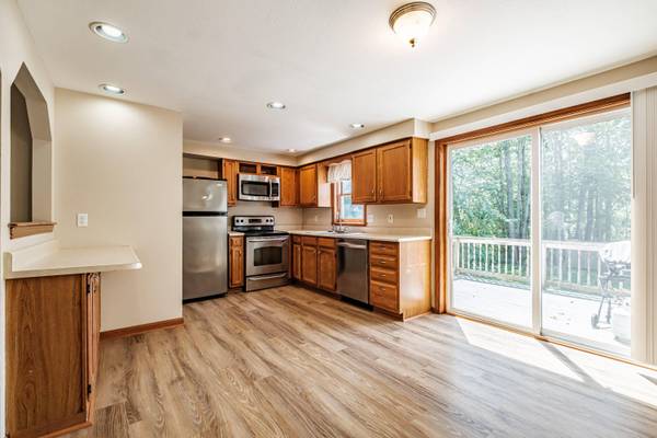 16 Caryn DR, Saco, ME 04072