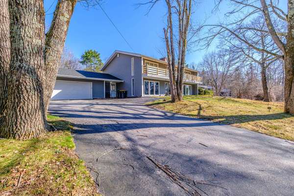 12 Sylvan RD, Scarborough, ME 04074