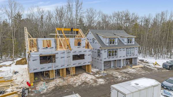 13 Creekside CT #7, Kennebunk, ME 04043