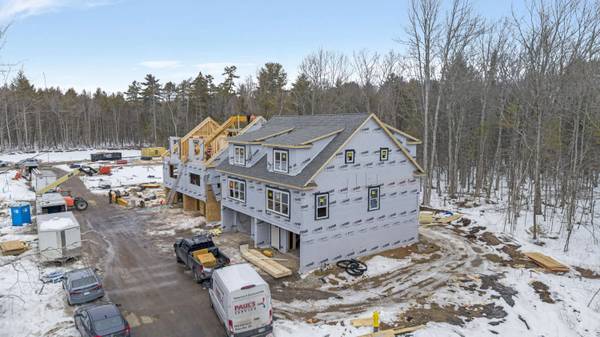 8 Creekside CT #9, Kennebunk, ME 04043