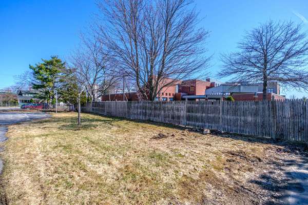 22 Davis ST, Portland, ME 04102