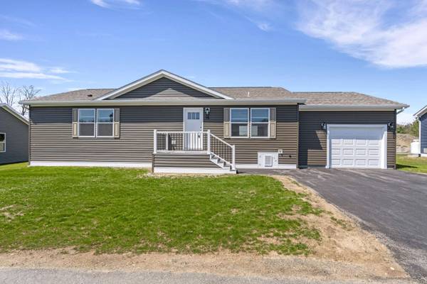 16 Colony WAY, Kittery, ME 03904
