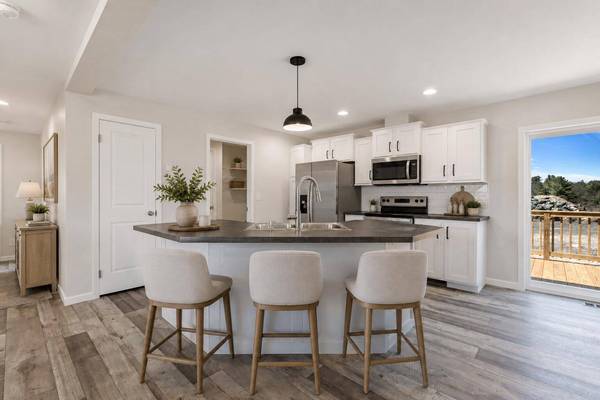 16 Colony WAY, Kittery, ME 03904