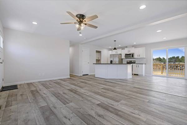 16 Colony WAY, Kittery, ME 03904