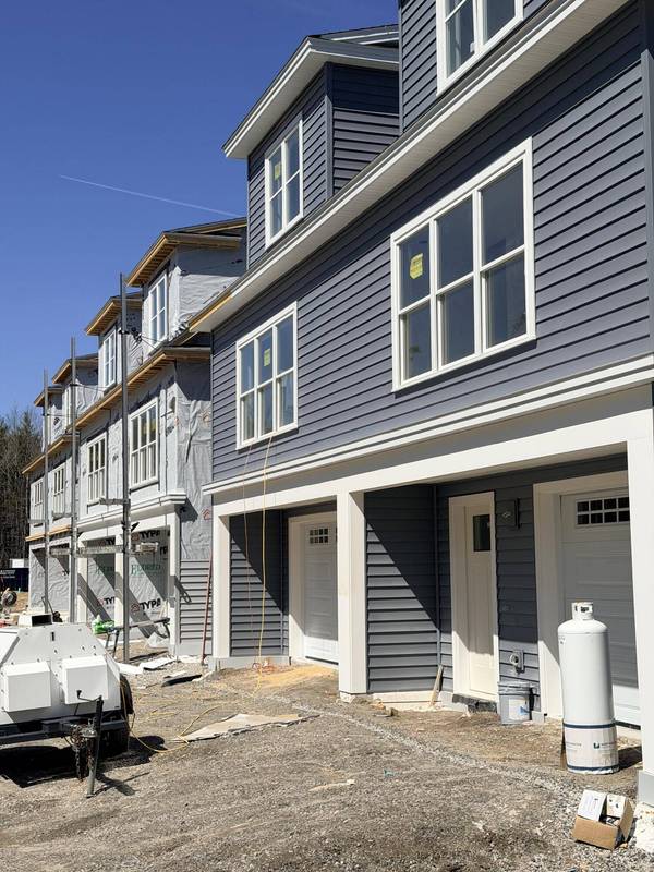 Lot 5 Creekside CT #5, Kennebunk, ME 04043