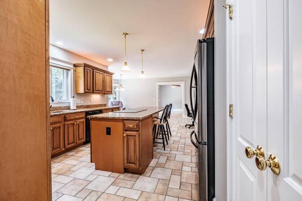 9 Laurel Ridge RD, Scarborough, ME 04074
