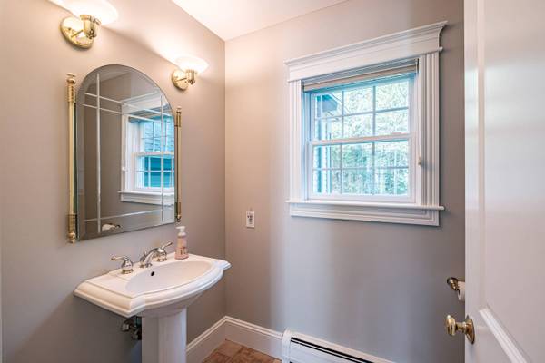 9 Laurel Ridge RD, Scarborough, ME 04074