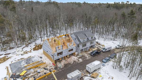 1 Creekside CT #1, Kennebunk, ME 04043