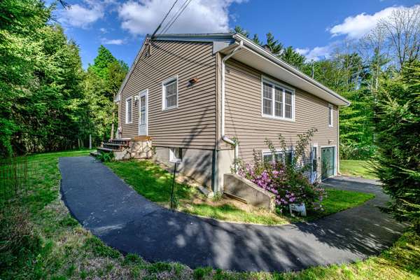1033 Bridgton RD, Westbrook, ME 04092