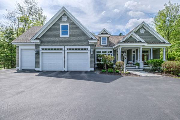 11 Silver Brook CIR, Scarborough, ME 04074