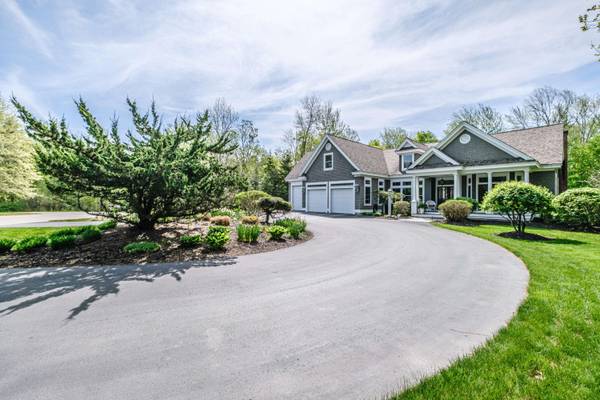 11 Silver Brook CIR, Scarborough, ME 04074