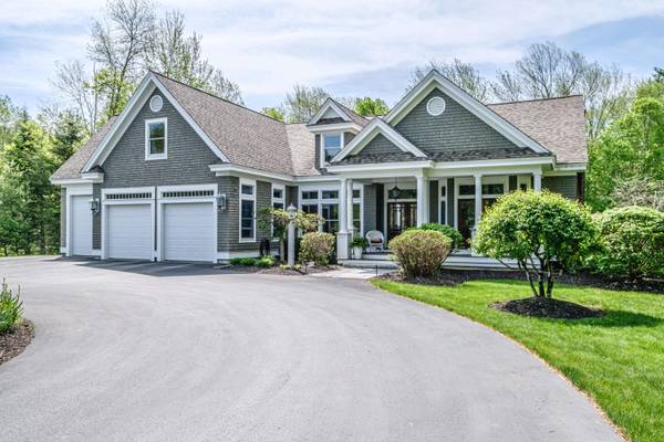 11 Silver Brook CIR, Scarborough, ME 04074