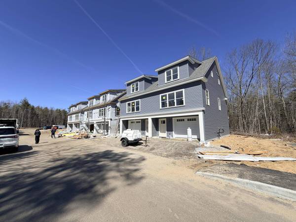 15 Creekside CT #8, Kennebunk, ME 04043
