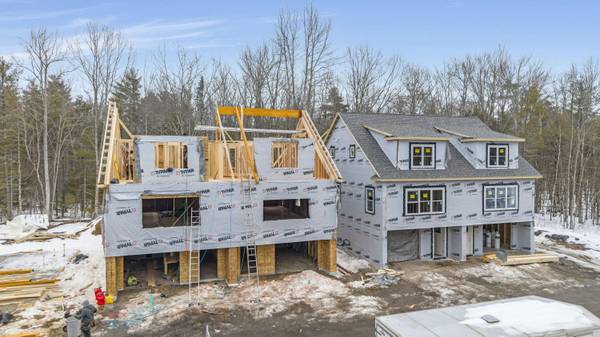 15 Creekside CT #8, Kennebunk, ME 04043