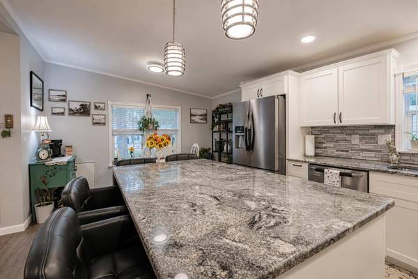20 Chickadee DR, Alfred, ME 04002
