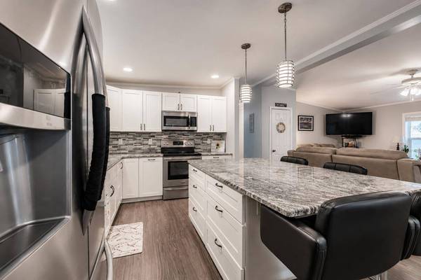 20 Chickadee DR, Alfred, ME 04002