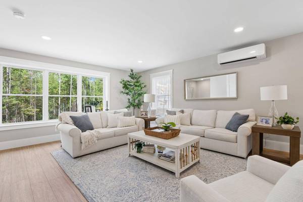 10 Creekside CT #10, Kennebunk, ME 04043
