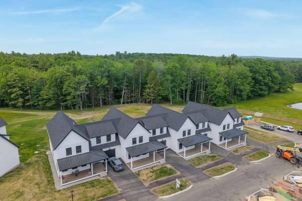 18 Fairway Commons DR #1, Gorham, ME 04038