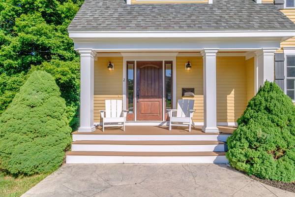 2 Victoria LN, Windham, ME 04062