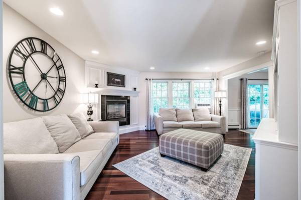 2 Victoria LN, Windham, ME 04062