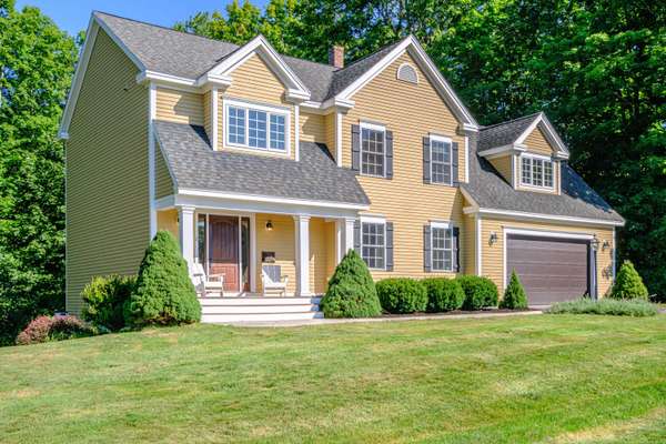 2 Victoria LN, Windham, ME 04062