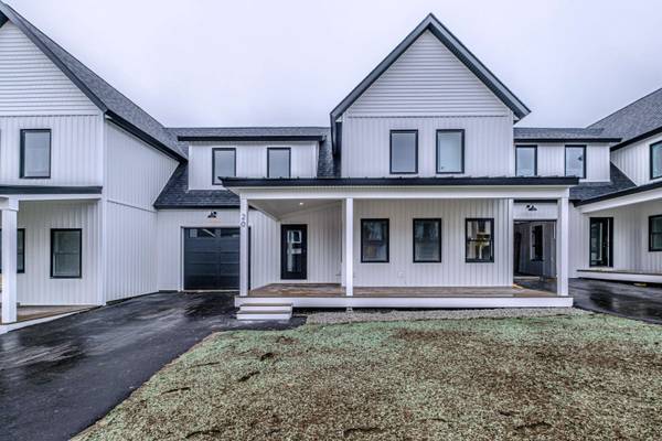 26 Fairway Commons DR #8, Gorham, ME 04038