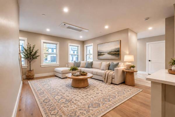 26 Fairway Commons DR #8, Gorham, ME 04038