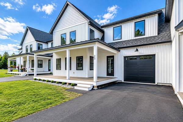 22 Fairway Commons DR #3, Gorham, ME 04038
