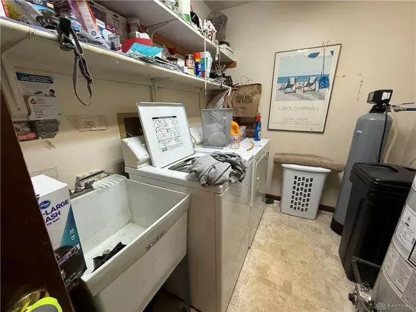 3399 Mill Run Drive, Beavercreek, OH 45432