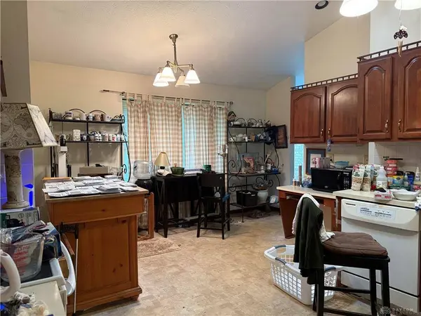 3399 Mill Run Drive, Beavercreek, OH 45432