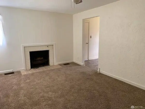 512 Carrlands Drive, Kettering, OH 45429