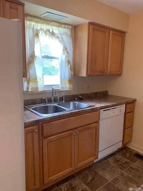 512 Carrlands Drive, Kettering, OH 45429