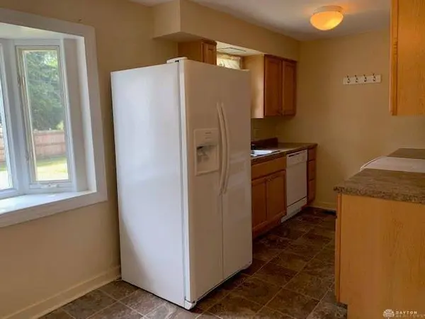 512 Carrlands Drive, Kettering, OH 45429