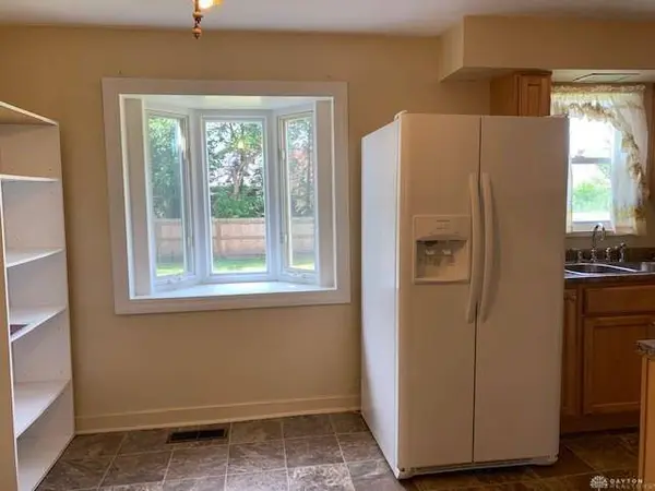 512 Carrlands Drive, Kettering, OH 45429