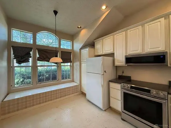 2348 Polo Park Drive, West Carrollton, OH 45439