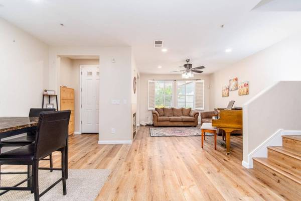 8156 Crystal Walk CIR, Elk Grove, CA 95758