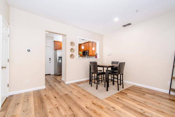 8156 Crystal Walk CIR, Elk Grove, CA 95758